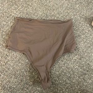 SKIMS high wasted super soft briefs
